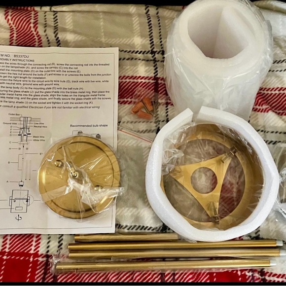 ADJUSTABLE PENDANT LIGHT - Picture 7 of 12